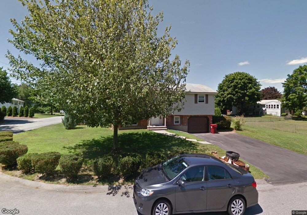 246 Raven Rd, Lowell, MA 01852 - photo 1