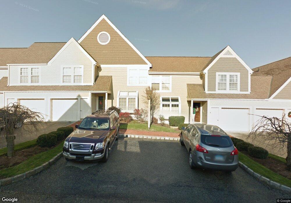 14 Darien Close, Darien, CT 06820 - photo 1