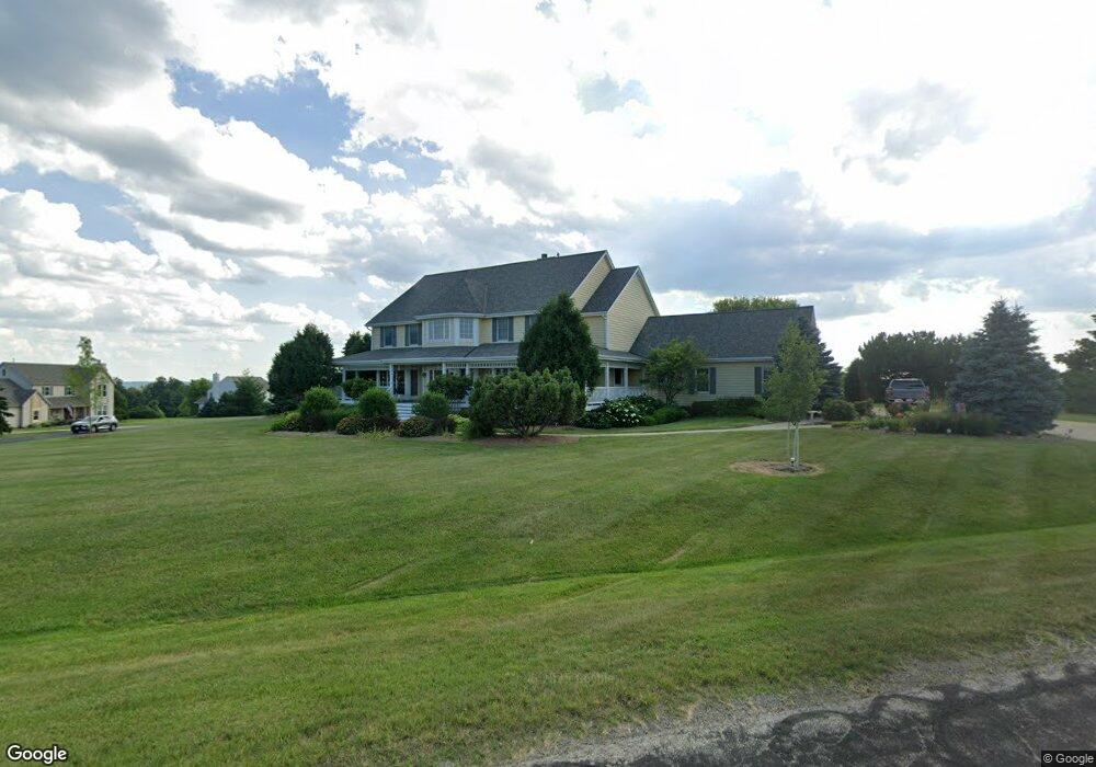 N53W26815 Arrowhead Dr, Pewaukee, WI 53072 - photo 1