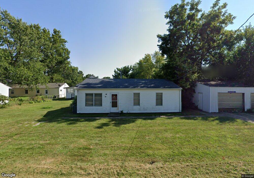 705 E Northline Rd, Tuscola, IL 61953 - photo 1