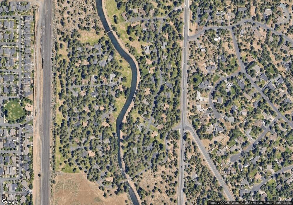 61329 Robin Hood Ln, Bend, OR 97702 - photo 1