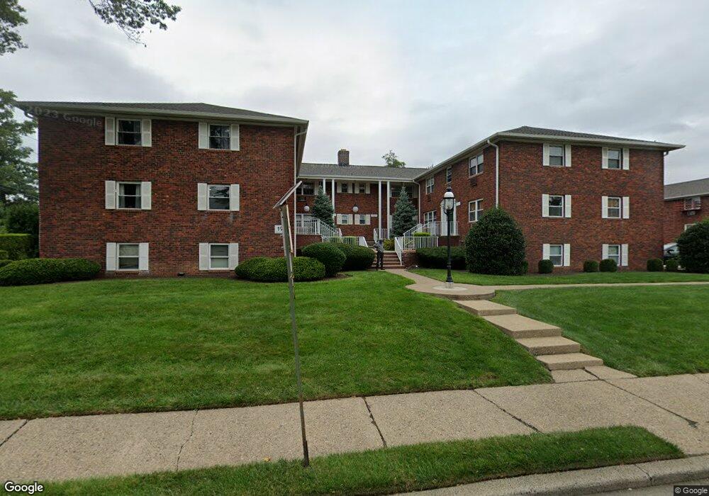 191 N Beverwyck Rd unit 5, Lake Hiawatha, NJ 07034 - photo 1