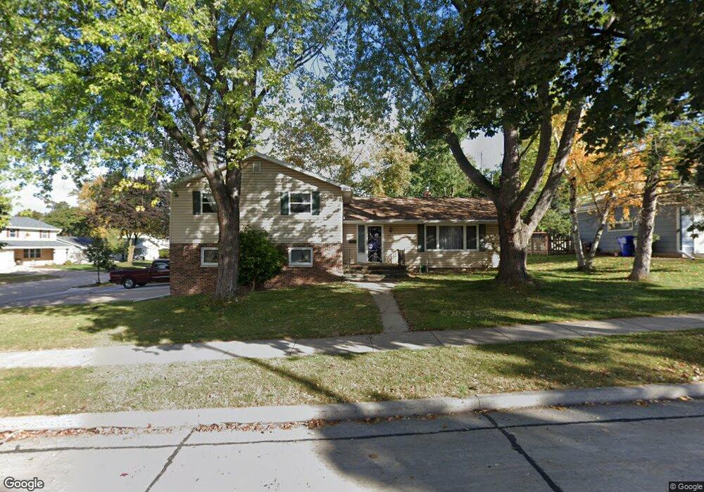 1610 W Glendale Ave, Appleton, WI 54914 - photo 1