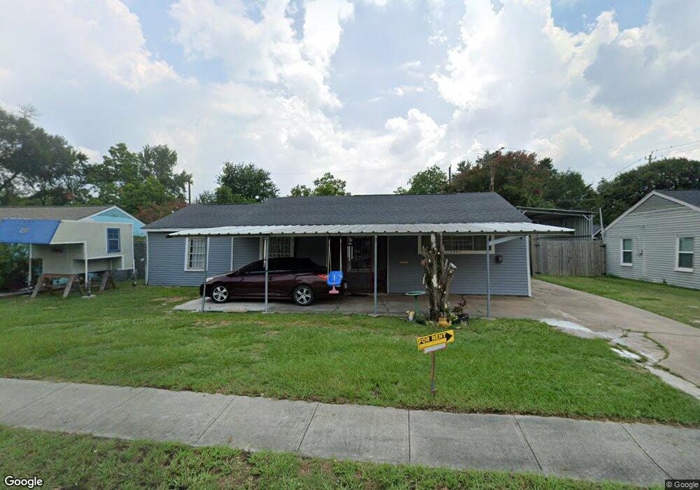 1731 W 43rd St, Houston, TX 77018 - photo 1