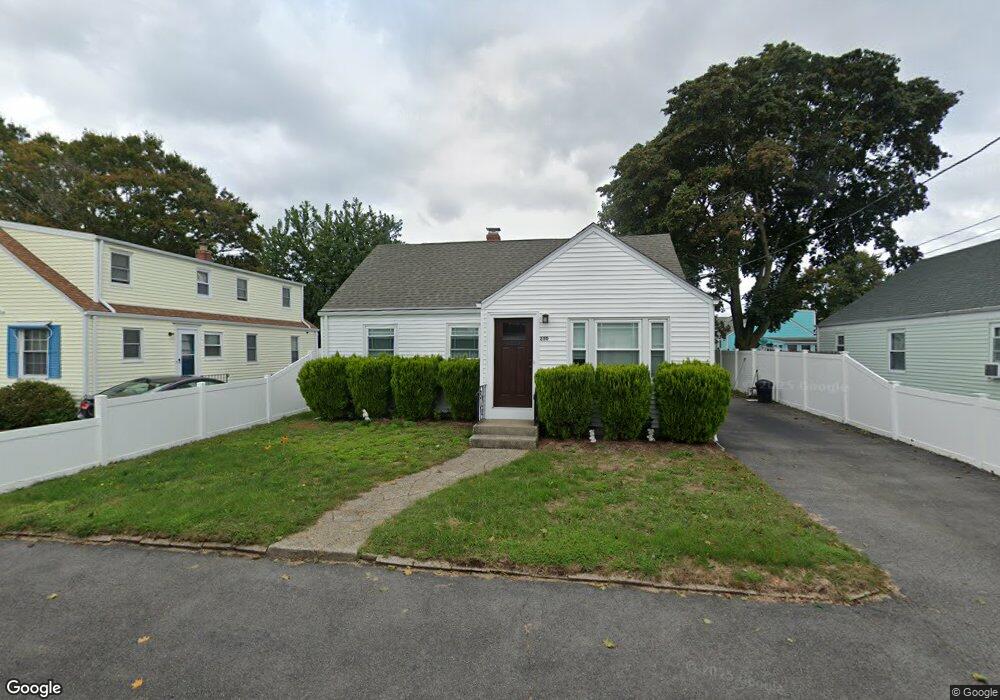 250 Pullen Ave, Pawtucket, RI 02861 - photo 1