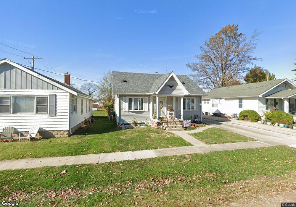 109 N Oak St, Effingham, IL 62401 - photo 1