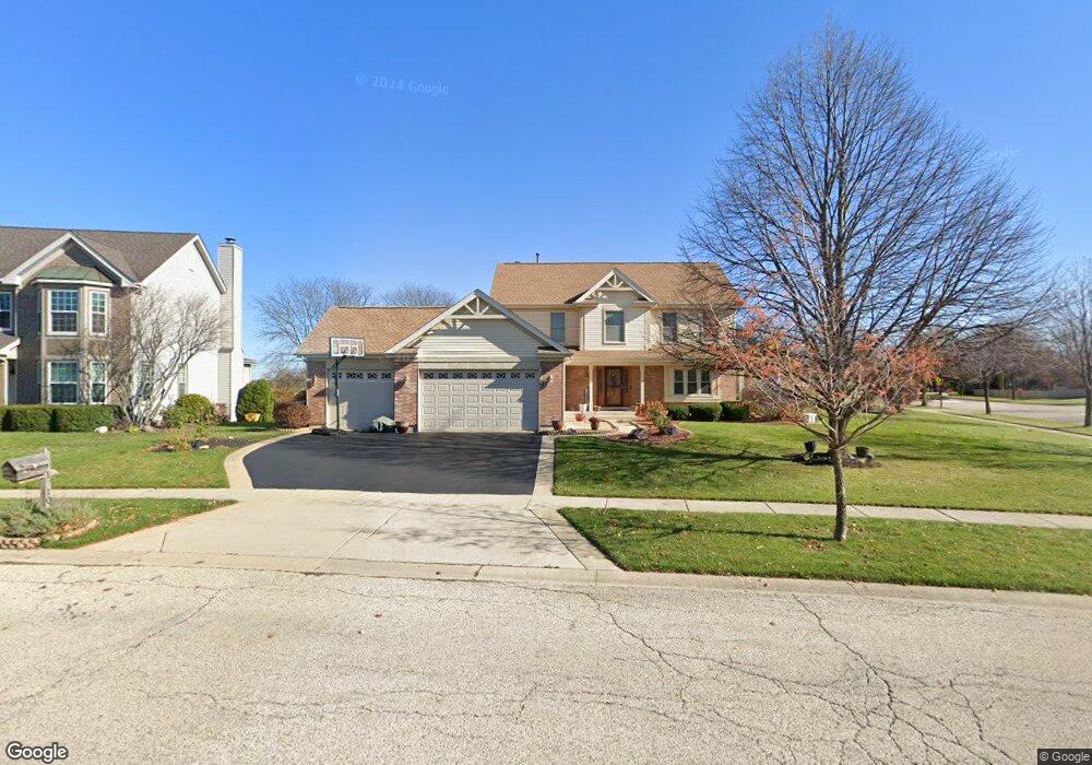 1710 White Oak Dr, Algonquin, IL 60102 - photo 1