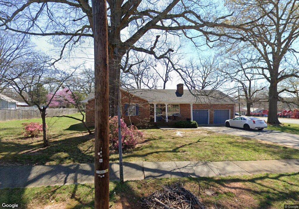 302 E 2nd St, Siler City, NC 27344 - photo 1