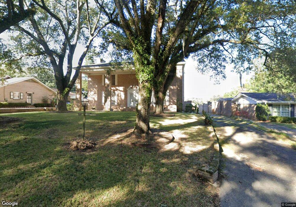1910 Oak Knoll Dr, Mobile, AL 36607 - photo 1