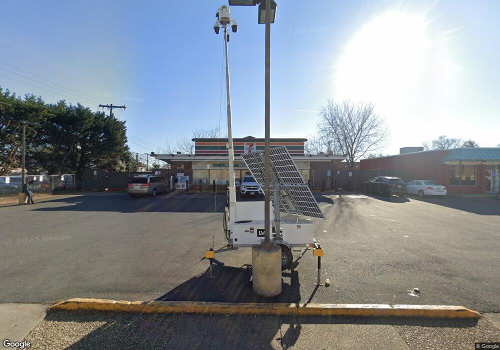 3337 Glen Carlyn Dr, Falls Church, VA 22041 - photo 1