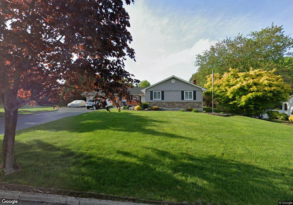 18 Candy Ln, ComMacK, NY 11725 - photo 1