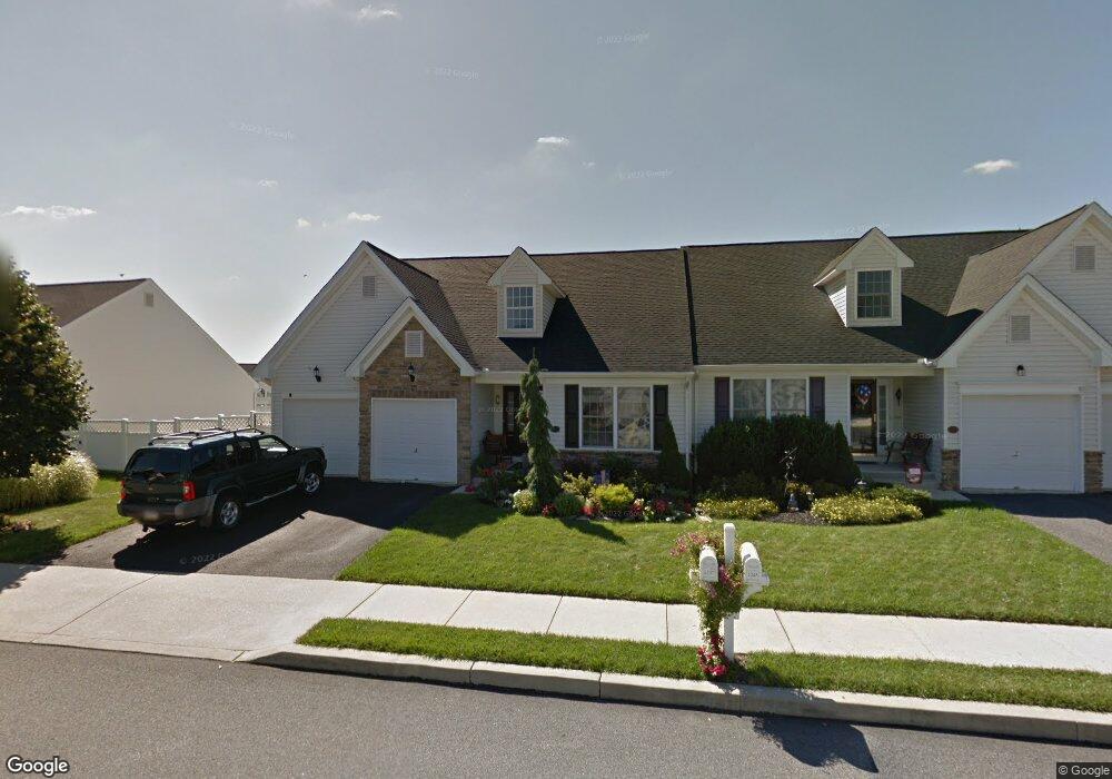 1237 Lindenwood Ln, Easton, PA 18040 - photo 1