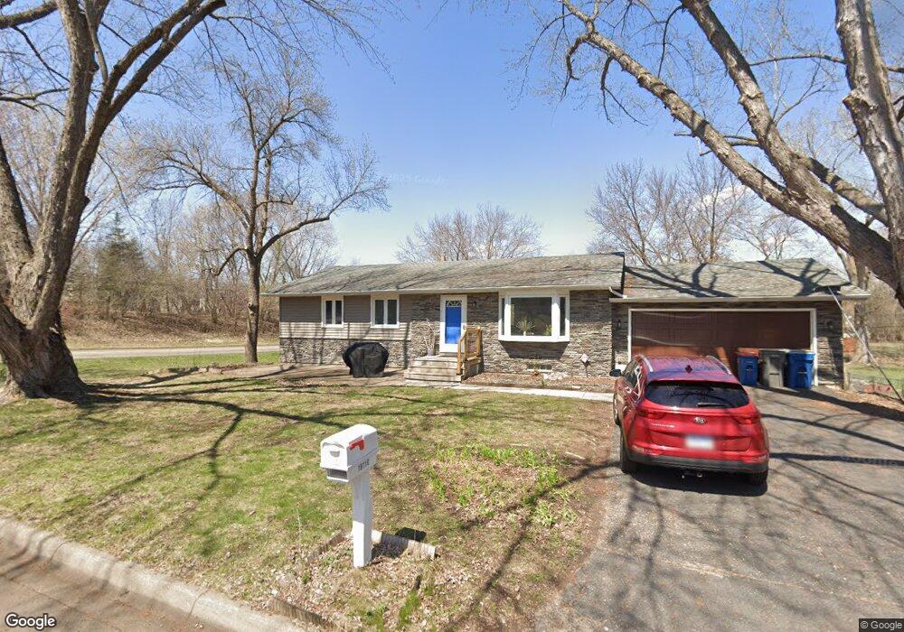 19116 Clear View Dr, Minnetonka, MN 55345 - photo 1