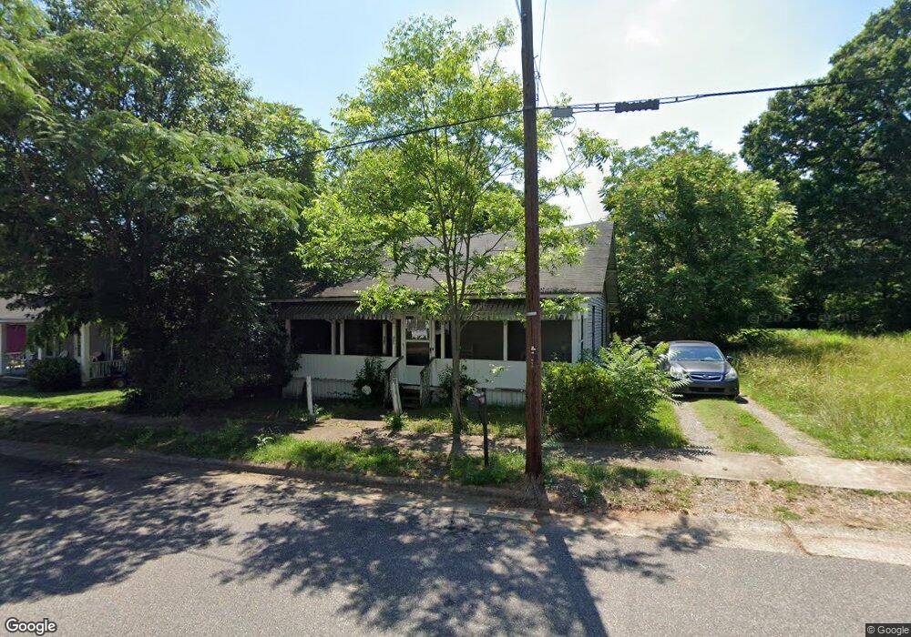 932 Caldwell St, Statesville, NC 28677 - photo 1