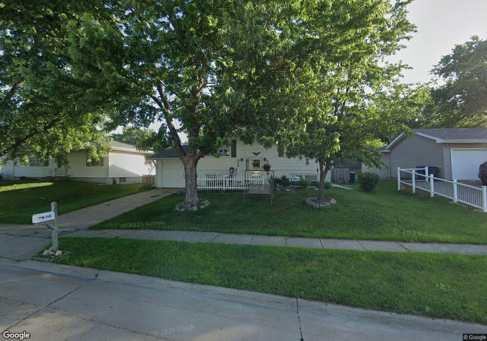 348 W 61st St, Davenport, IA 52806 - photo 1