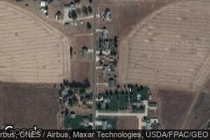 2689 Crimson Ave, Fruitland, IA 52749