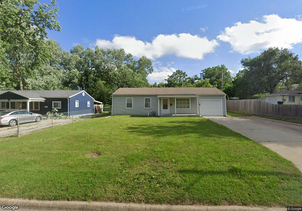 1135 SW 31st St, Topeka, KS 66611 - photo 1