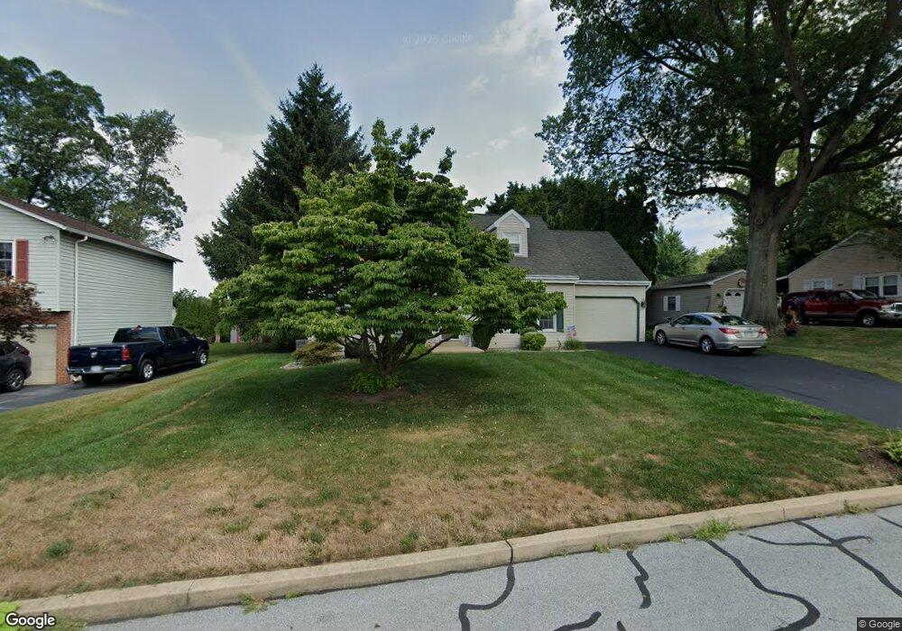 1555 Putnam Dr, Lancaster, PA 17602 - photo 1