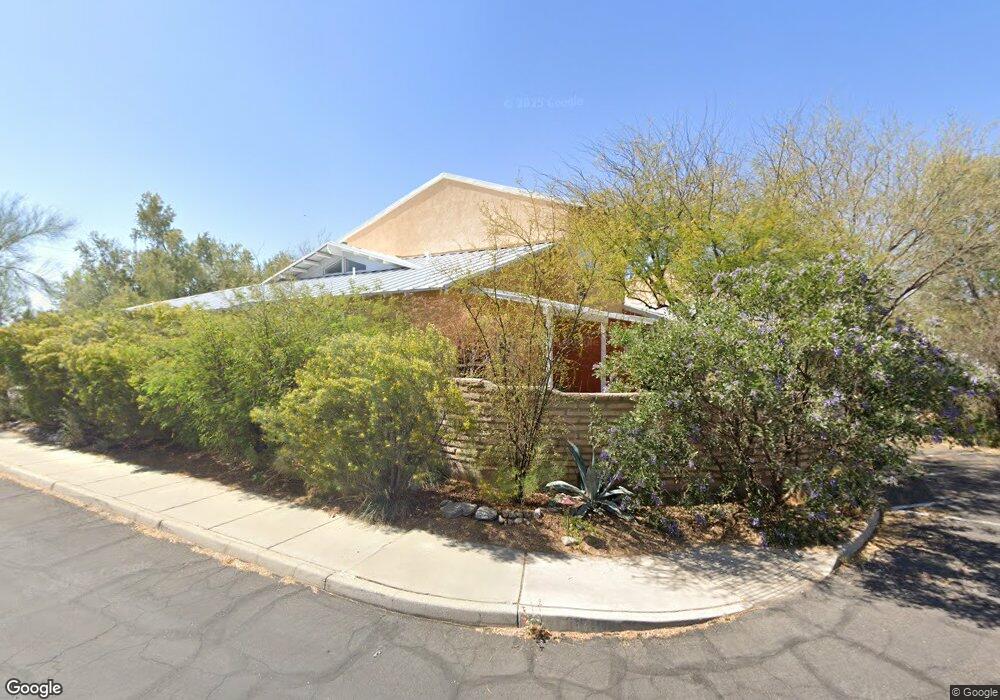567 E Roger Rd, Tucson, AZ 85705 - photo 1