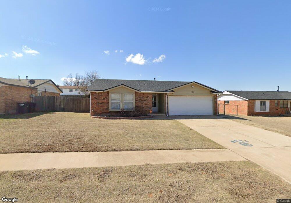 709 N Ramblin Oaks Dr, Moore, OK 73160 - photo 1