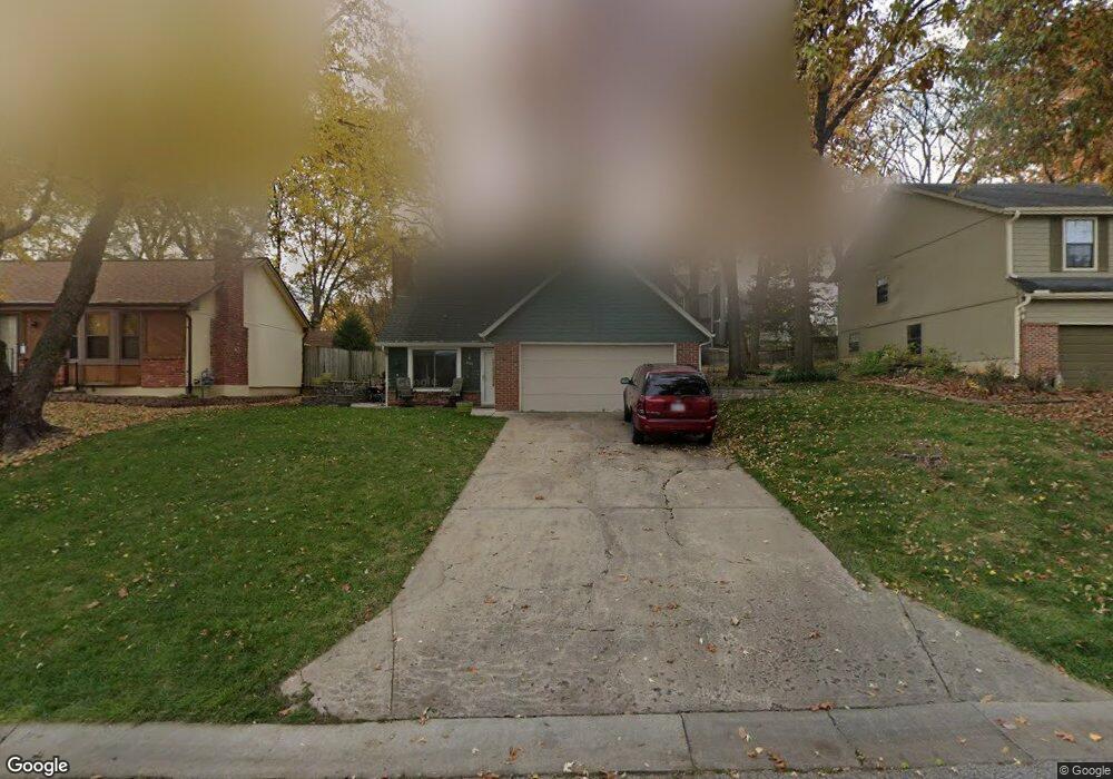 9723 W 49th Place, Shawnee, KS 66203 - photo 1