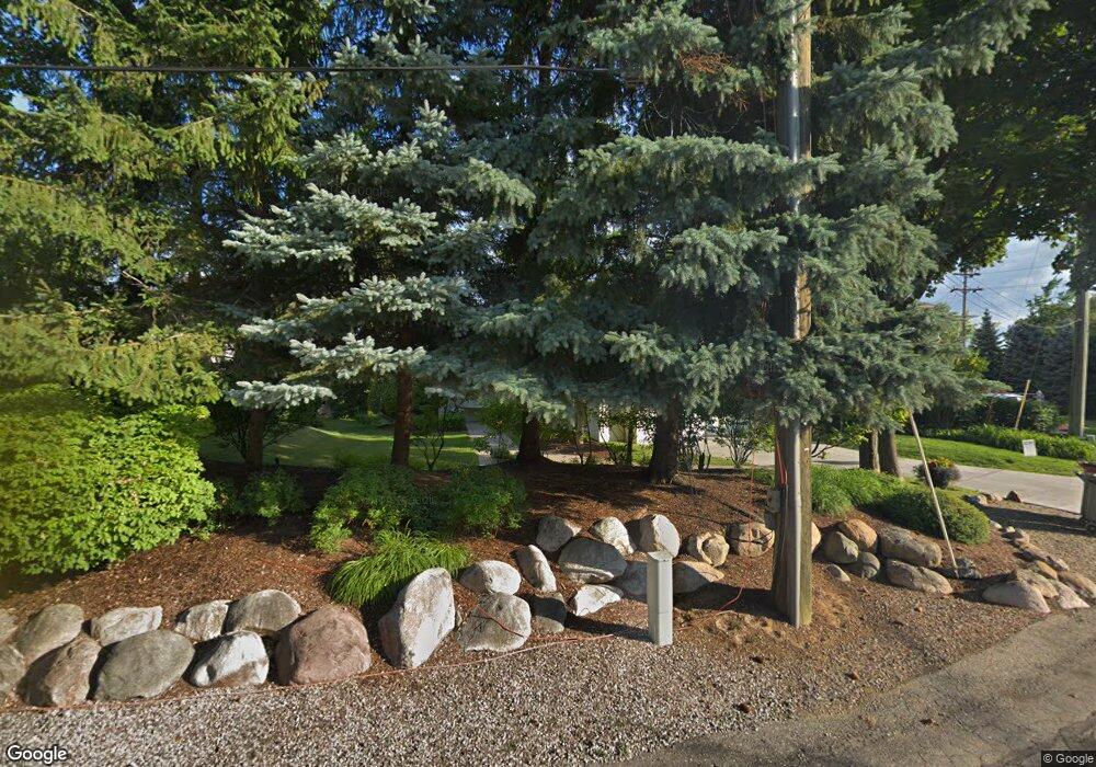 2024 Garland St, Sylvan Lake, MI 48320 - photo 1