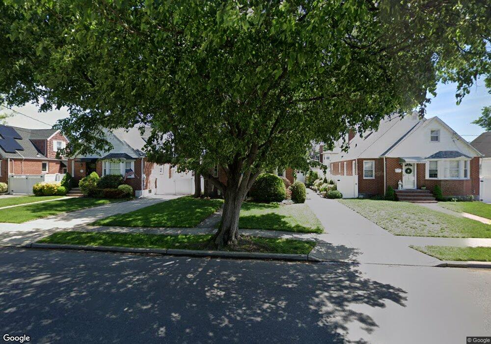 161 Semton Blvd, Franklin Square, NY 11010 - photo 1