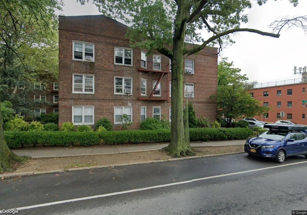 78-06 Main St unit 3-k, Flushing, NY 11367 - photo 1