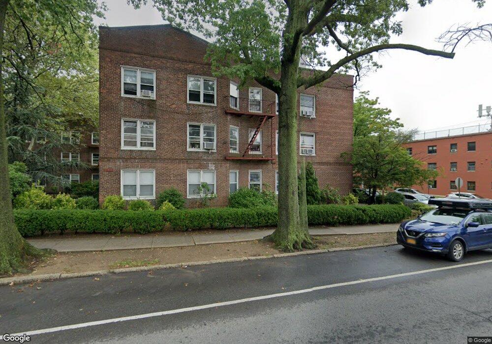 7806 Main St unit 3K, Flushing, NY 11367 - photo 1