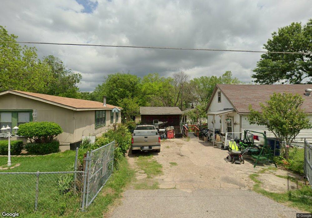 1302 N Breckenridge St, Ennis, TX 75119 - photo 1