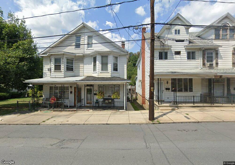 715 E Broad St, Tamaqua, PA 18252 - photo 1