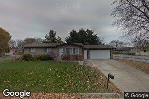515 4th St NE, Plainview, MN 55964