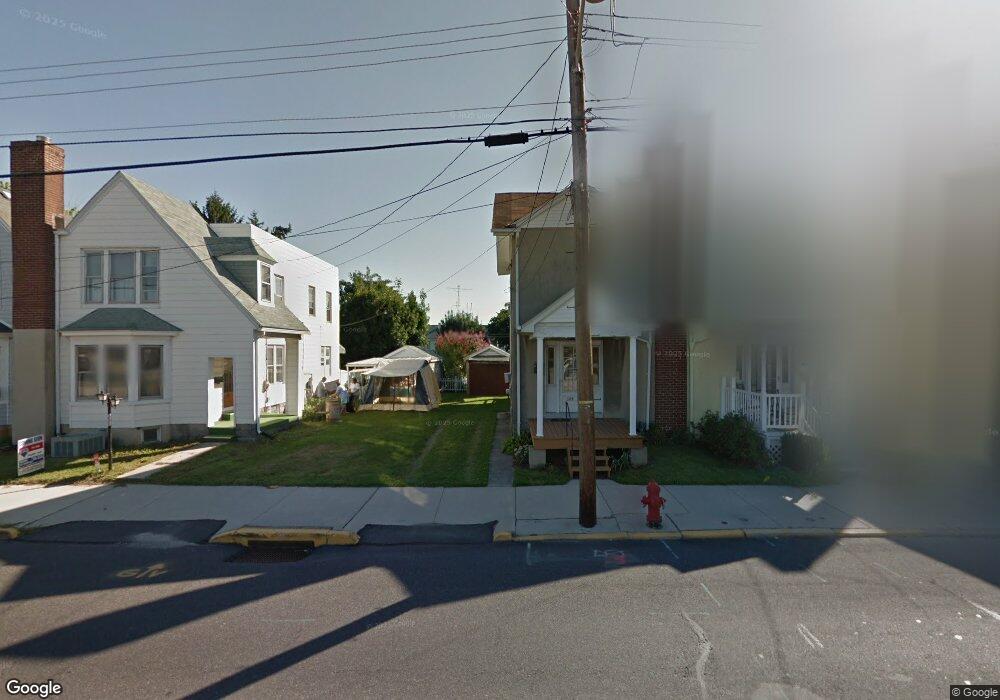 329 N Queen St, Littlestown, PA 17340 - photo 1