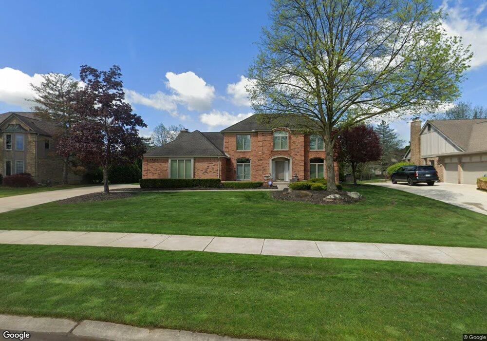 4661 Rivers Edge Dr, Troy, MI 48098 - photo 1