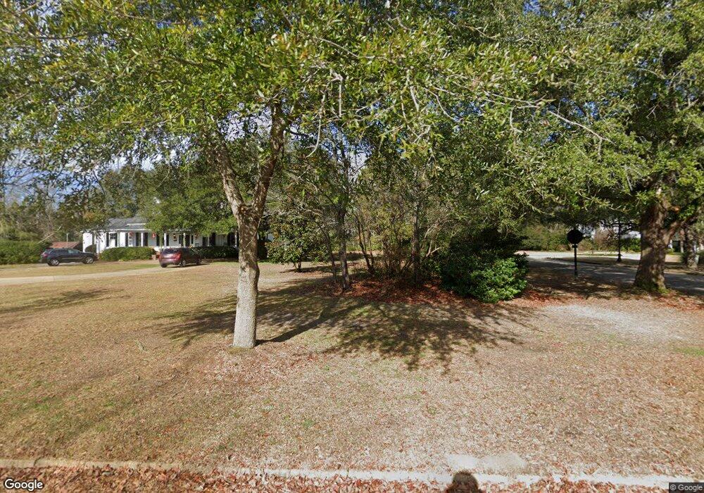 302 Chesnut St, Camden, SC 29020 - photo 1