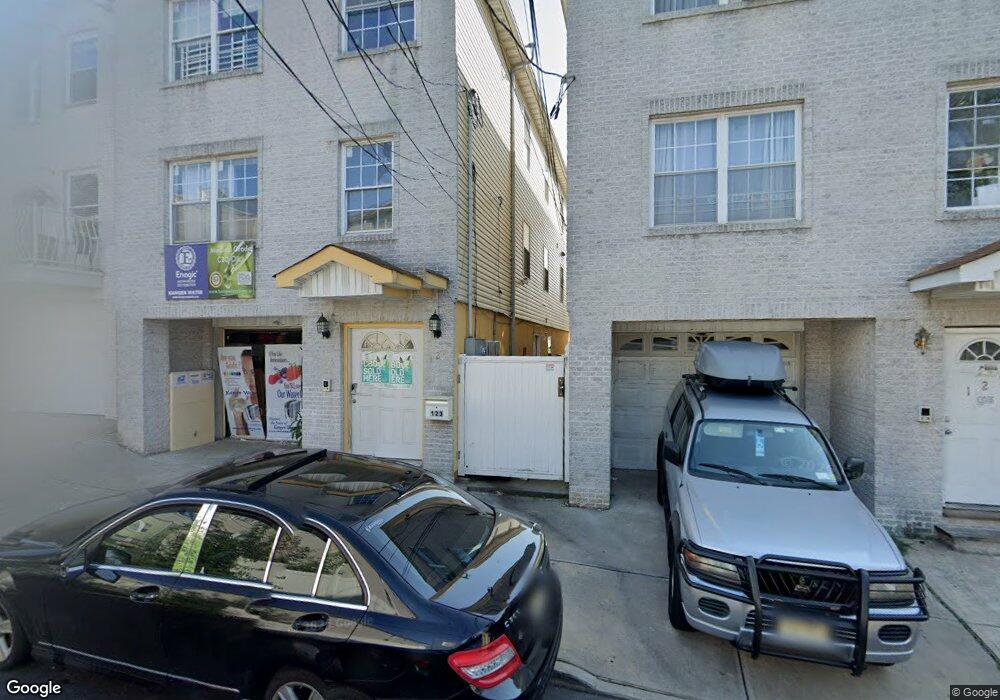 123 Oxford Ave, Jersey City, NJ 07304 - photo 1