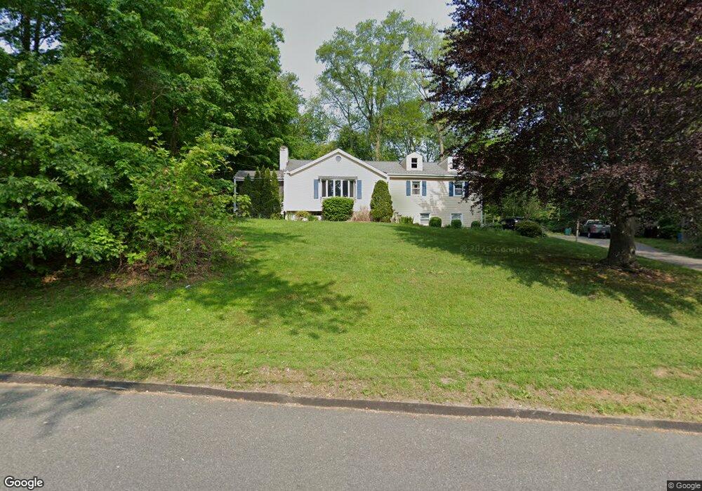 129 Suzanne Cir, Trumbull, CT 06611 - photo 1