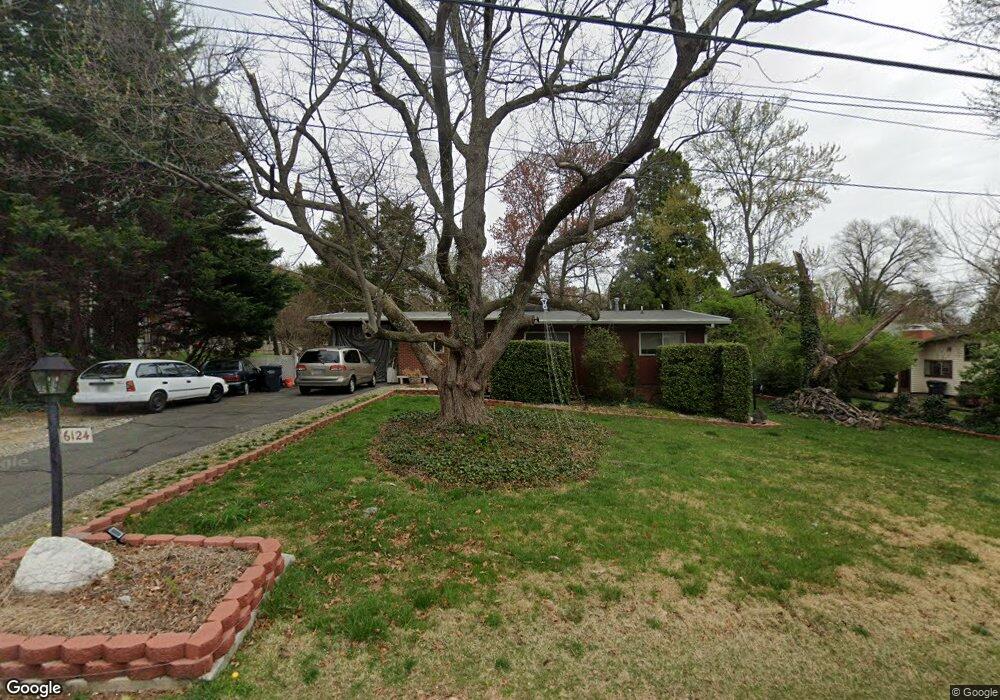 6124 Vista Dr, Falls Church, VA 22041 - photo 1