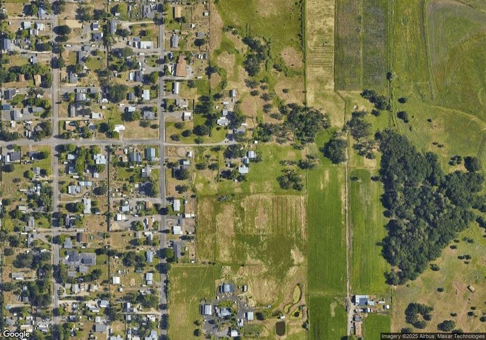 366 Laurelhurst St, Central Point, OR 97502 - photo 1