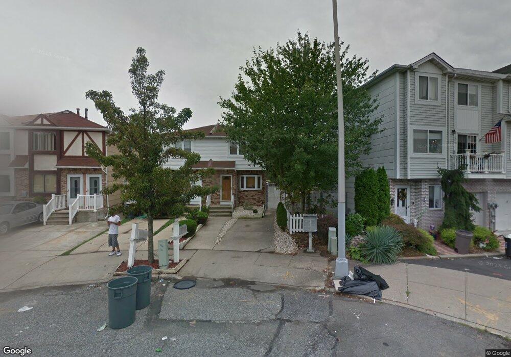 86 Luke Ct, Staten Island, NY 10306 - photo 1