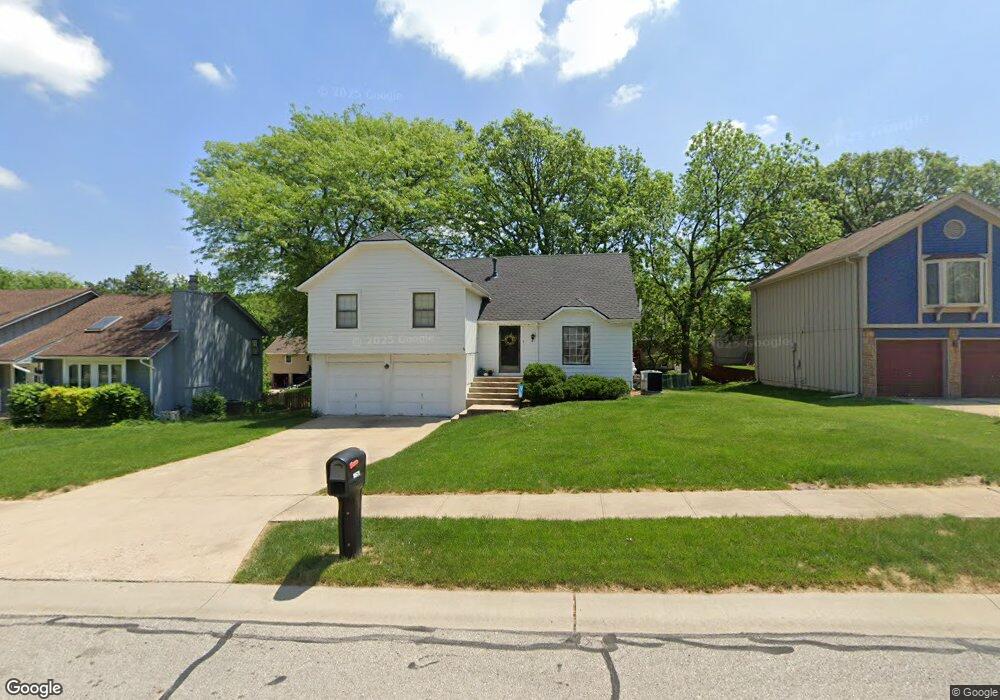 10575 Bradshaw St, Lenexa, KS 66215 - photo 1