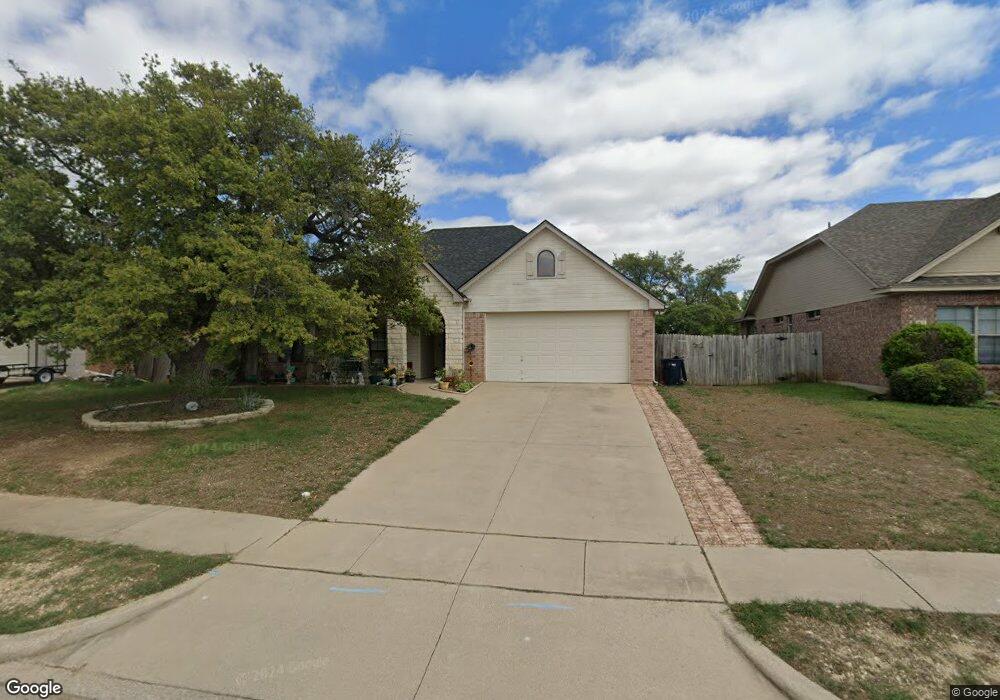 713 Ridgeway Blvd, Weatherford, TX 76086 - photo 1