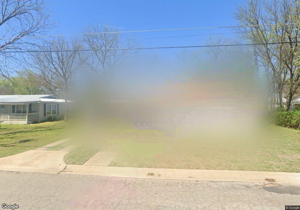 304 Moon St, Cleburne, TX 76033 - photo 1