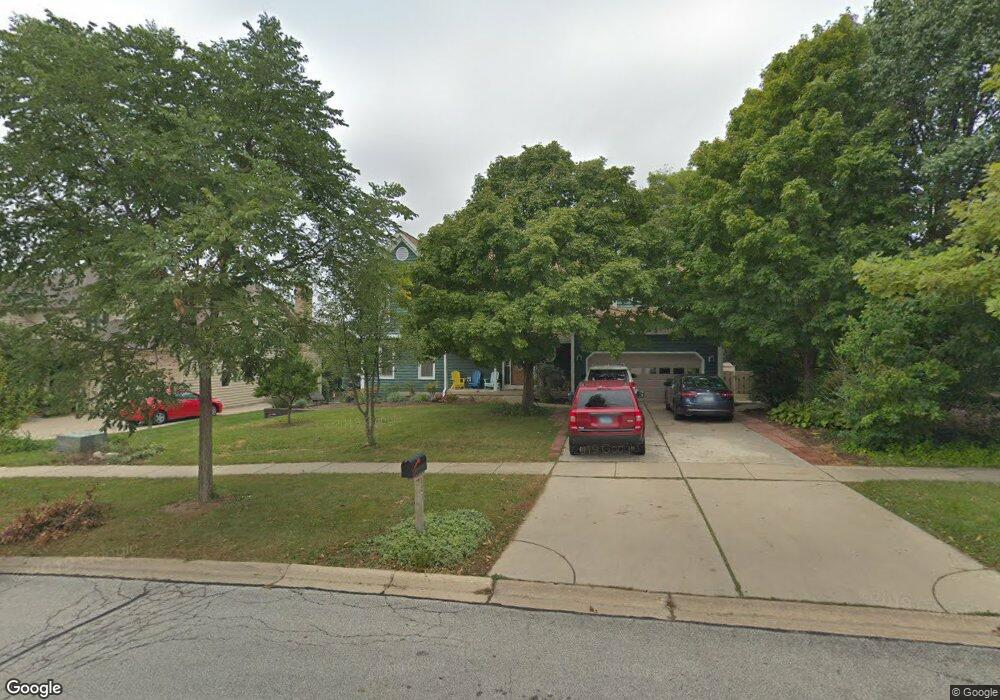 521 Young Ave, Batavia, IL 60510 - photo 1