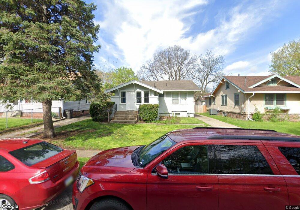 1320 33rd St, Des Moines, IA 50311 - photo 1
