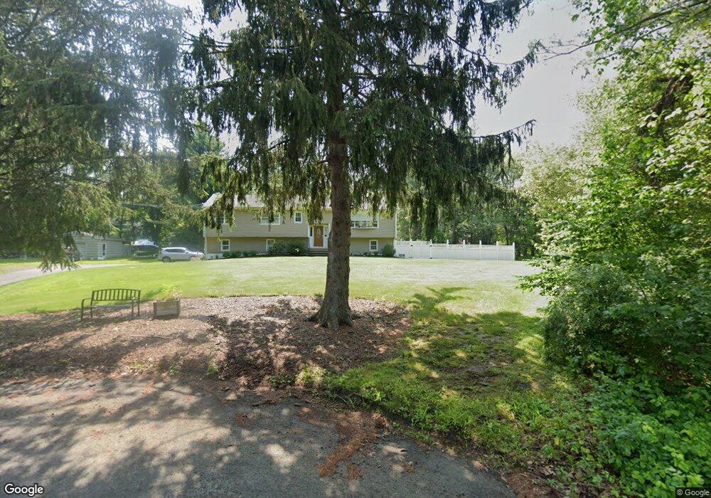 39 Coram Ct, Milford, CT 06461 - photo 1