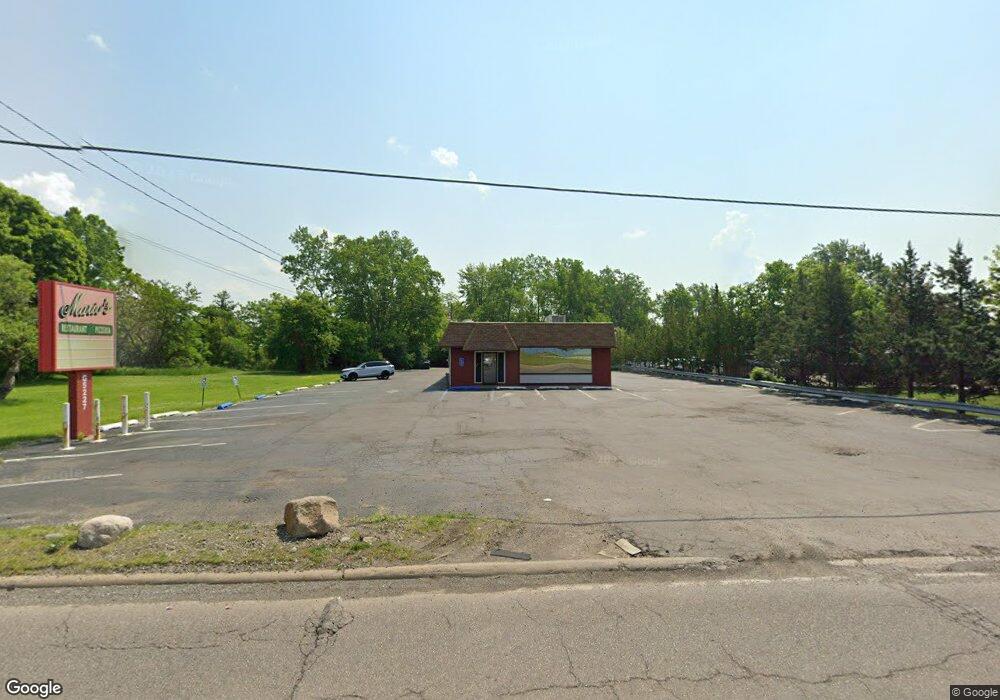 5227 Fenton Rd, Flint, MI 48507 - photo 1