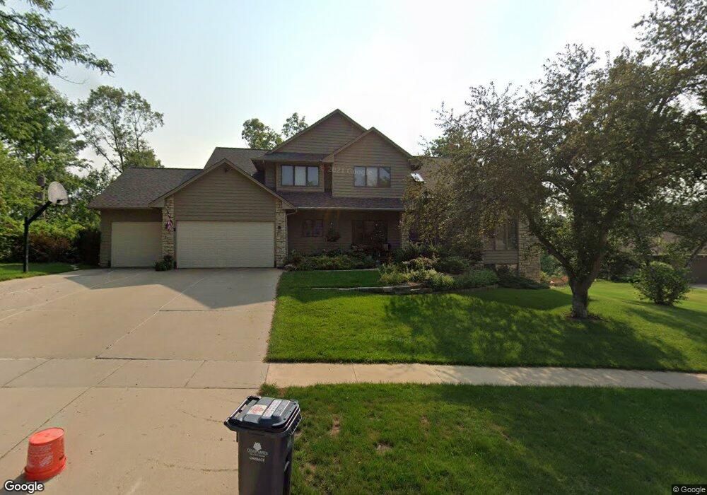 3528 Timberline Dr NE, Cedar Rapids, IA 52402 - photo 1