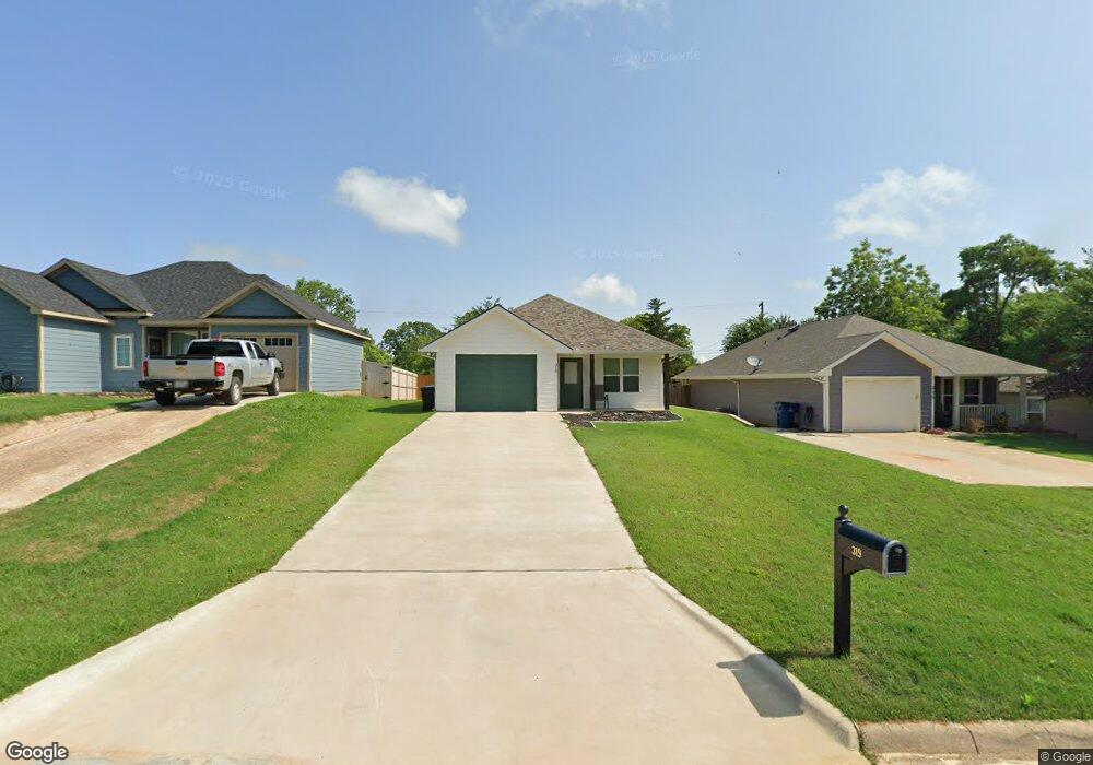 319 W Bond St, Denison, TX 75020 - photo 1