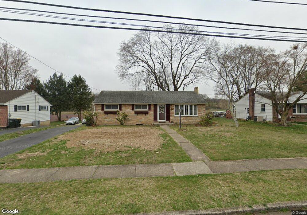 735 Fairmount Rd, Riegelsville, PA 18077 - photo 1